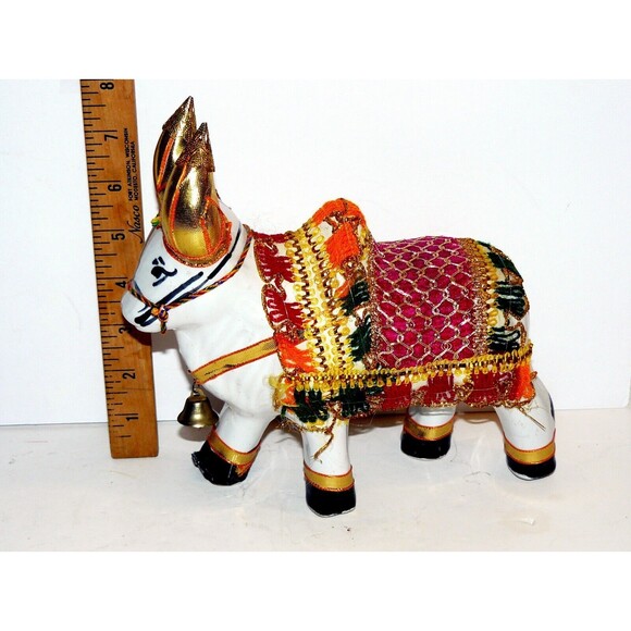 The Handsome Bull Showpiece Indian Folk Art Culturally Dressed - Picture 1 of 6